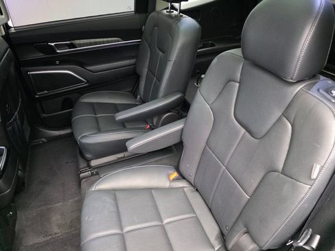 Used 2024 Kia Telluride SX FWD image 16