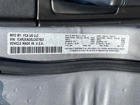 Used 2020 Jeep Grand Cherokee Laredo w/ Laredo X Package image 31