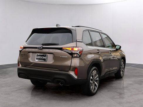 Used 2025 Subaru Forester Touring image 5
