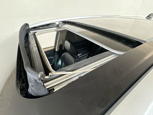 Used 2024 Nissan Rogue SV w/ SV Premium Package FWD image 19