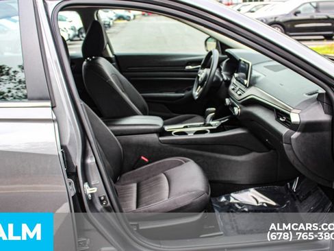 Used 2024 Nissan Altima 2.5 SV FWD image 20