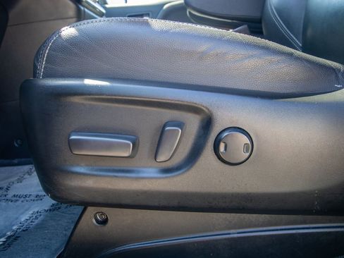 Used 2018 Toyota Sienna SE image 15