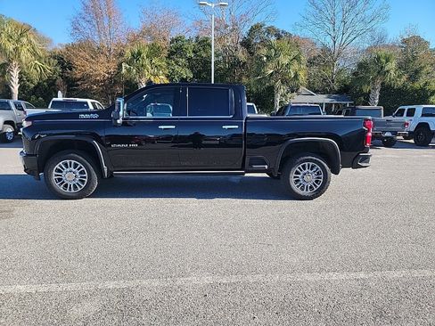 Used 2023 Chevrolet Silverado 2500 High Country w/ Technology Package image 2