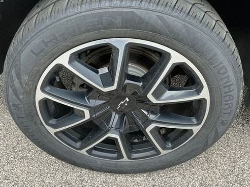 Used 2022 Chevrolet Tahoe RST w/ Luxury Package AWD/4WD image 23