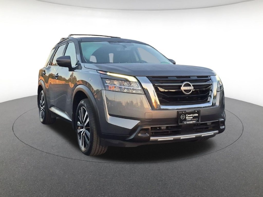 Used 2024 Nissan Pathfinder Platinum w/ Cargo Package AWD/4WD image 3