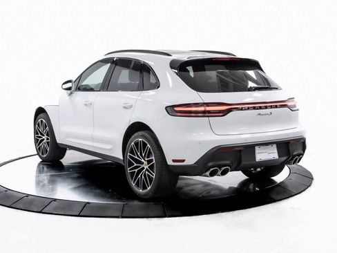 Certified 2025 Porsche Macan S image 3