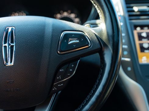 Used 2018 Lincoln MKC Reserve image 27