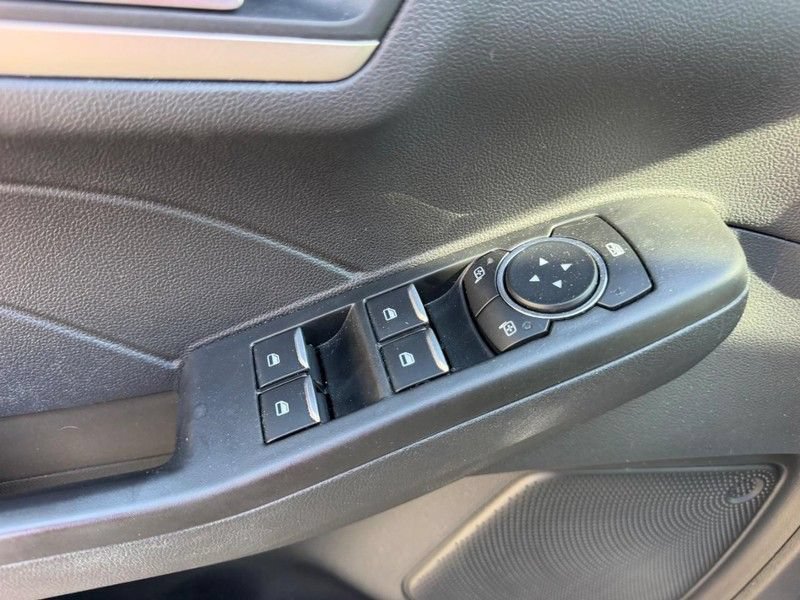 Used 2021 Ford Escape SEL AWD/4WD image 17