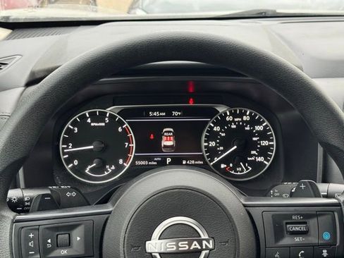 Used 2024 Nissan Rogue SV image 8