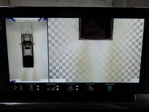 Used 2024 Chevrolet Silverado 2500 LTZ w/ LTZ Plus Package image 17