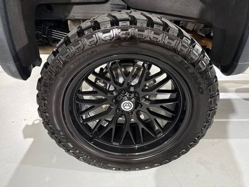 Used 2024 GMC Sierra 1500 AT4X AWD/4WD image 10