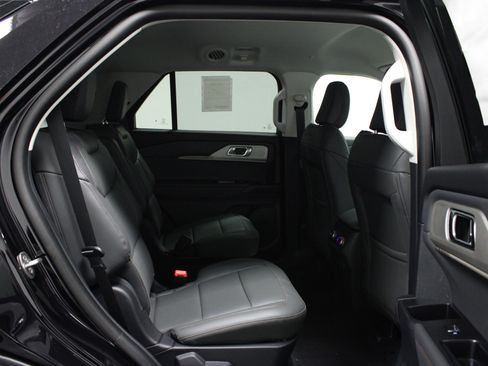 New 2026 Ford Explorer Active image 16