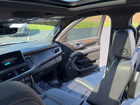 Used 2023 Chevrolet Tahoe High Country AWD/4WD image 46