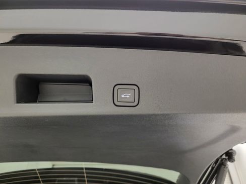 New 2026 Chevrolet Traverse Z71 w/ Driver Confidence Package image 2