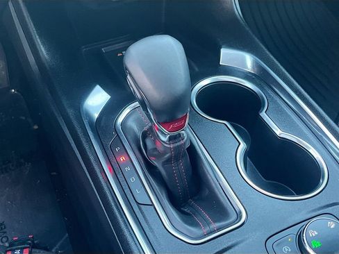 Used 2023 Chevrolet Traverse RS image 17