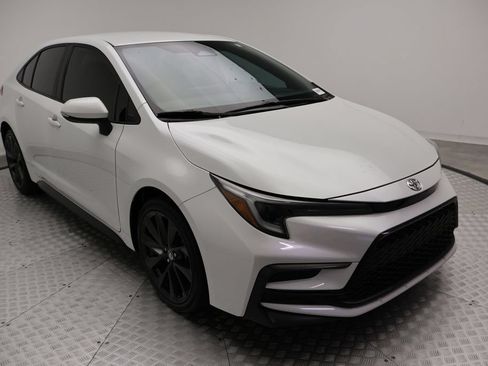 Certified 2024 Toyota Corolla SE FWD image 6