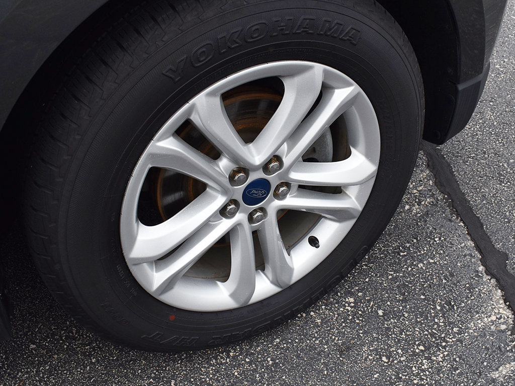 Used 2019 Ford Edge SEL w/ Equipment Group 201A FWD image 9