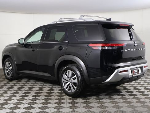 Used 2023 Nissan Pathfinder SL image 10