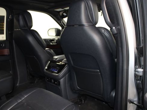 Used 2023 Lincoln Navigator Reserve AWD/4WD image 33