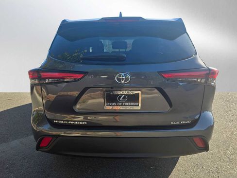 Used 2022 Toyota Highlander XLE image 4