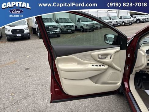 Used 2018 Nissan Murano SL image 19