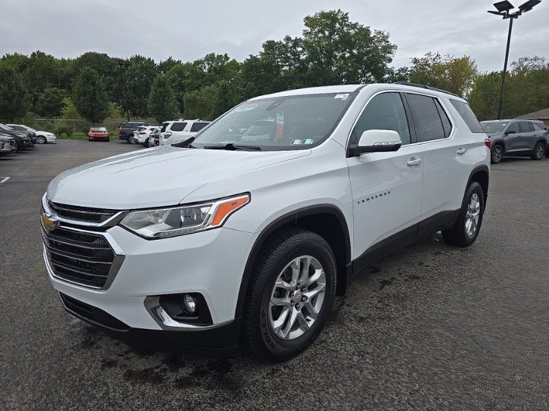 Used 2021 Chevrolet Traverse LT FWD image 3