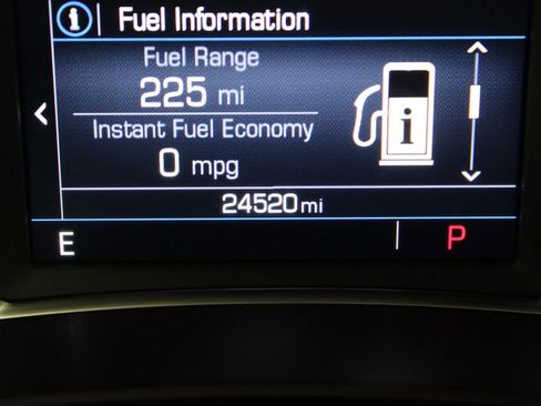 Used 2024 GMC Terrain SLE image 2