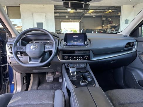 Used 2025 Nissan Rogue SV AWD/4WD image 34