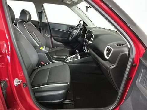 Used 2022 Hyundai Venue Limited w/ Cargo Package FWD image 31