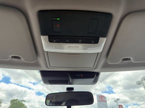 Used 2024 Mitsubishi Outlander SE AWD/4WD image 26