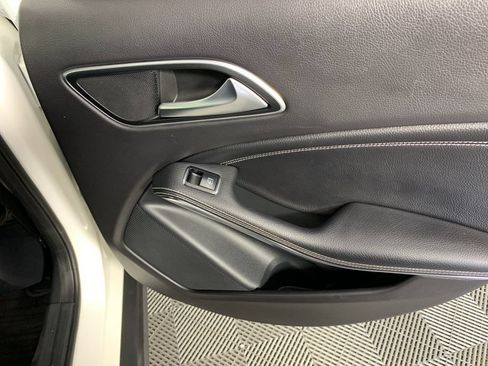 Used 2019 Mercedes-Benz GLA 250 4MATIC image 35