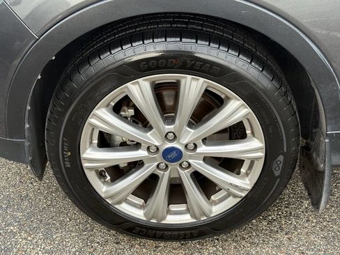 Used 2017 Ford Escape Titanium AWD/4WD image 6