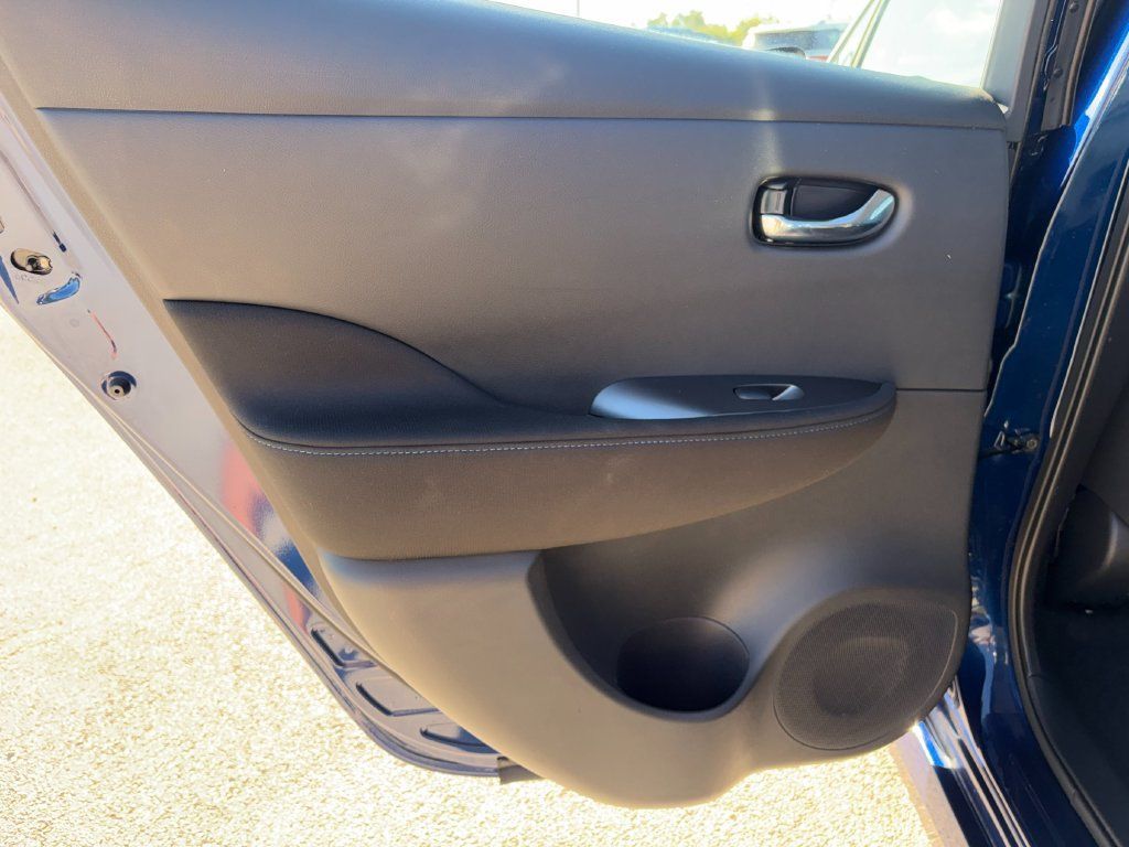 Used 2025 Nissan Leaf S FWD image 28
