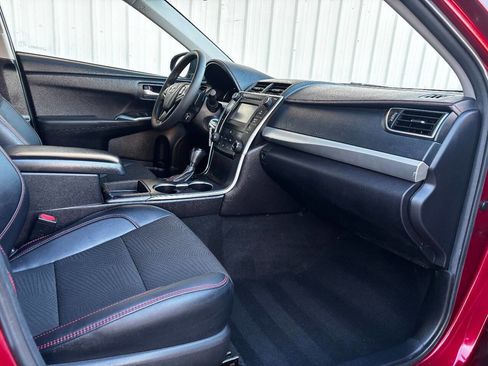 Used 2017 Toyota Camry SE image 24