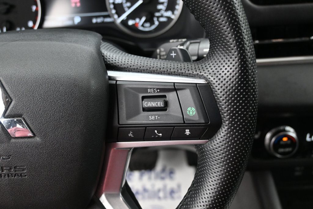 Used 2025 Mitsubishi Outlander SE AWD/4WD image 10