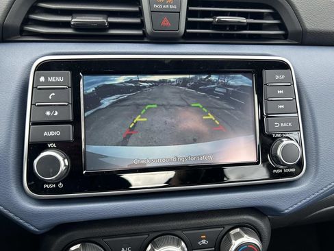 Used 2025 Nissan Versa SV w/ Trunk Package image 28