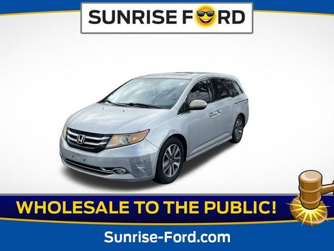 Used 2014 Honda Odyssey Touring image 1