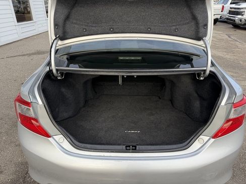 Used 2012 Toyota Camry LE image 9