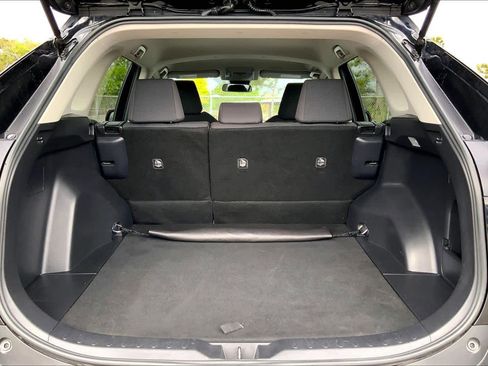Used 2021 Toyota RAV4 LE image 34