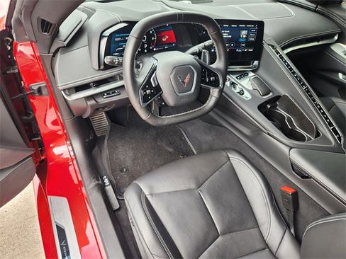 Used 2021 Chevrolet Corvette Stingray Preferred Cpe w/ Z51 Performance Package RWD image 29