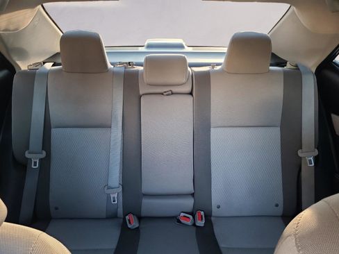 Used 2017 Toyota Corolla LE FWD image 18