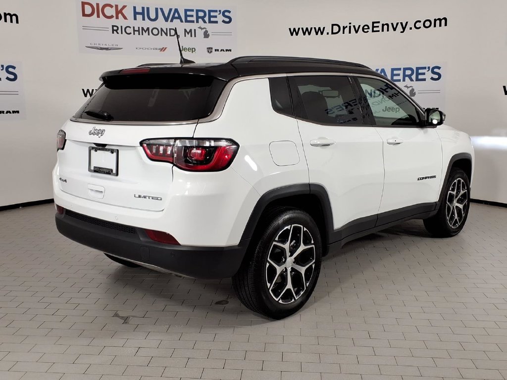 Used 2024 Jeep Compass Limited AWD/4WD image 4