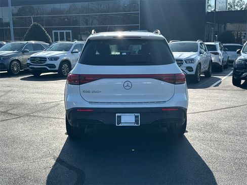 Used 2023 Mercedes-Benz EQB 250+ image 6