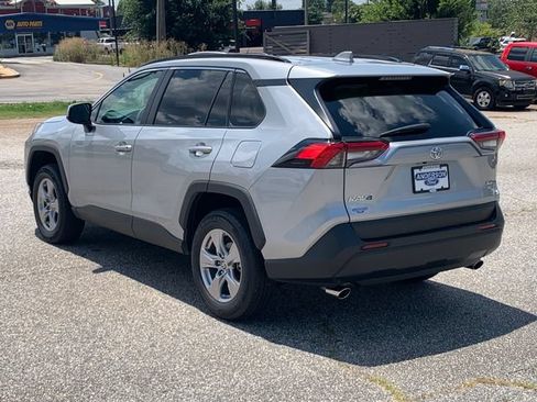 Used 2025 Toyota RAV4 XLE AWD/4WD image 7
