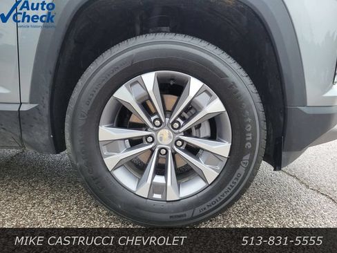 Used 2026 Chevrolet Equinox LT w/ Convenience Package II FWD image 9