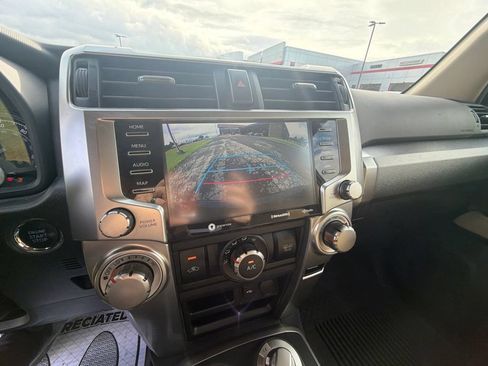 Used 2022 Toyota 4Runner SR5 AWD/4WD image 24