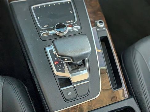 Used 2018 Audi Q5 2.0T Premium Plus AWD/4WD image 12