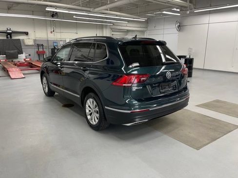 Used 2018 Volkswagen Tiguan SE w/ Panoramic Sunroof Package AWD/4WD image 2