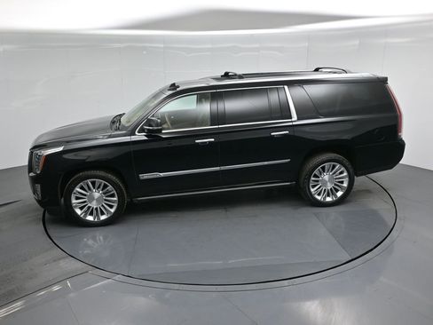 Used 2016 Cadillac Escalade ESV Platinum image 43