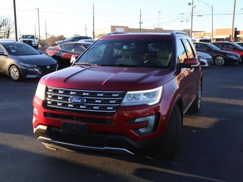 Used 2017 Ford Explorer Limited image 2